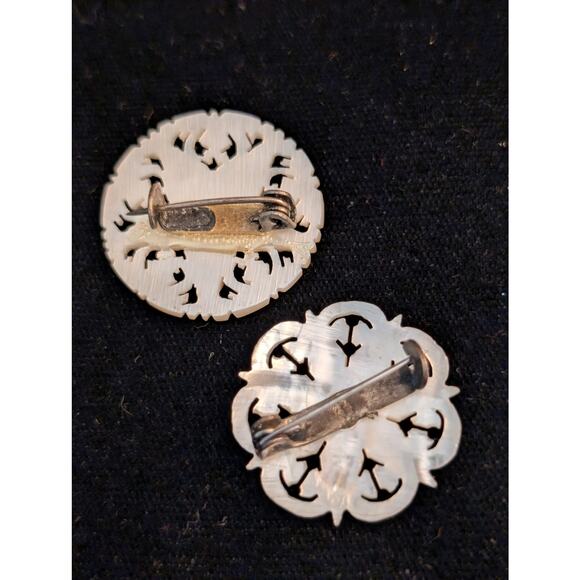 Antique Mother of Pearl Star of Bethlehem Made in Bethlehem & 7 Point Star Pins - Picture 3 of 4